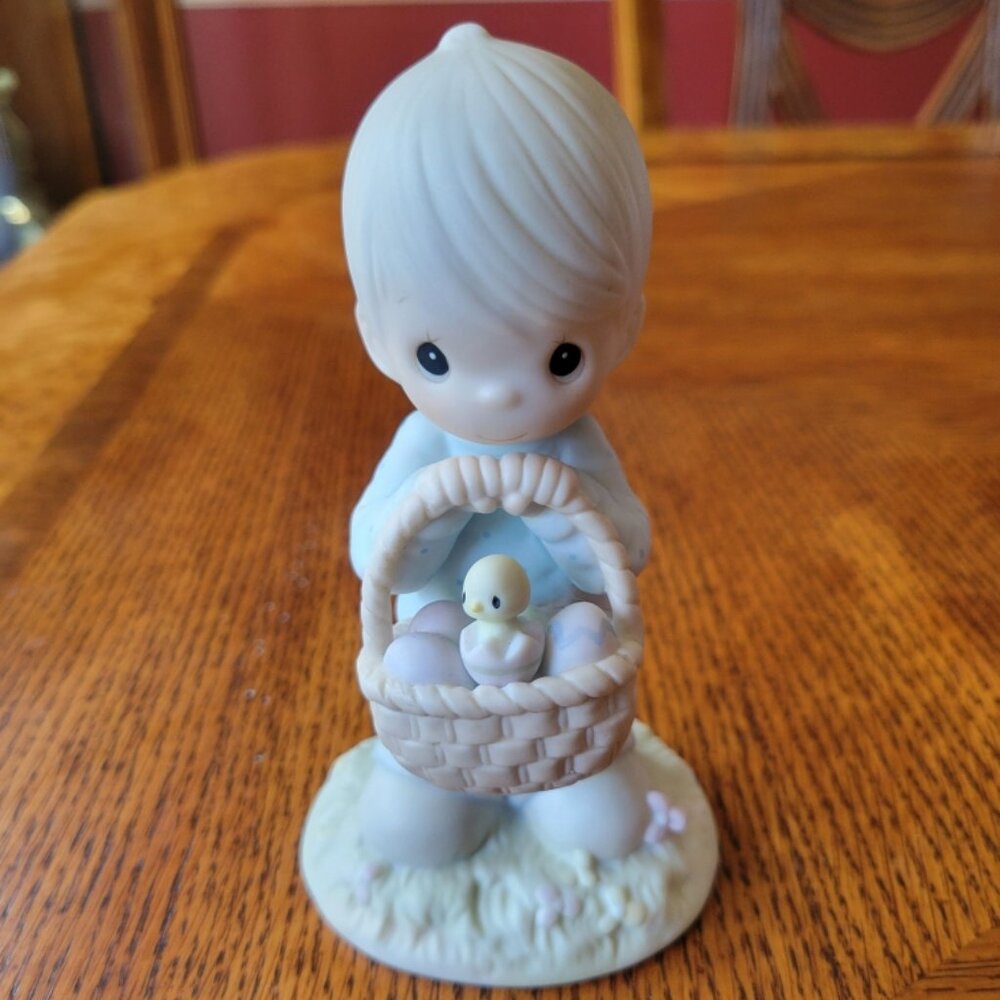 Precious Moments Wishing You a Basket Full of Blessings